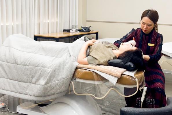 サロン施術予約は半年先まで取れない状態